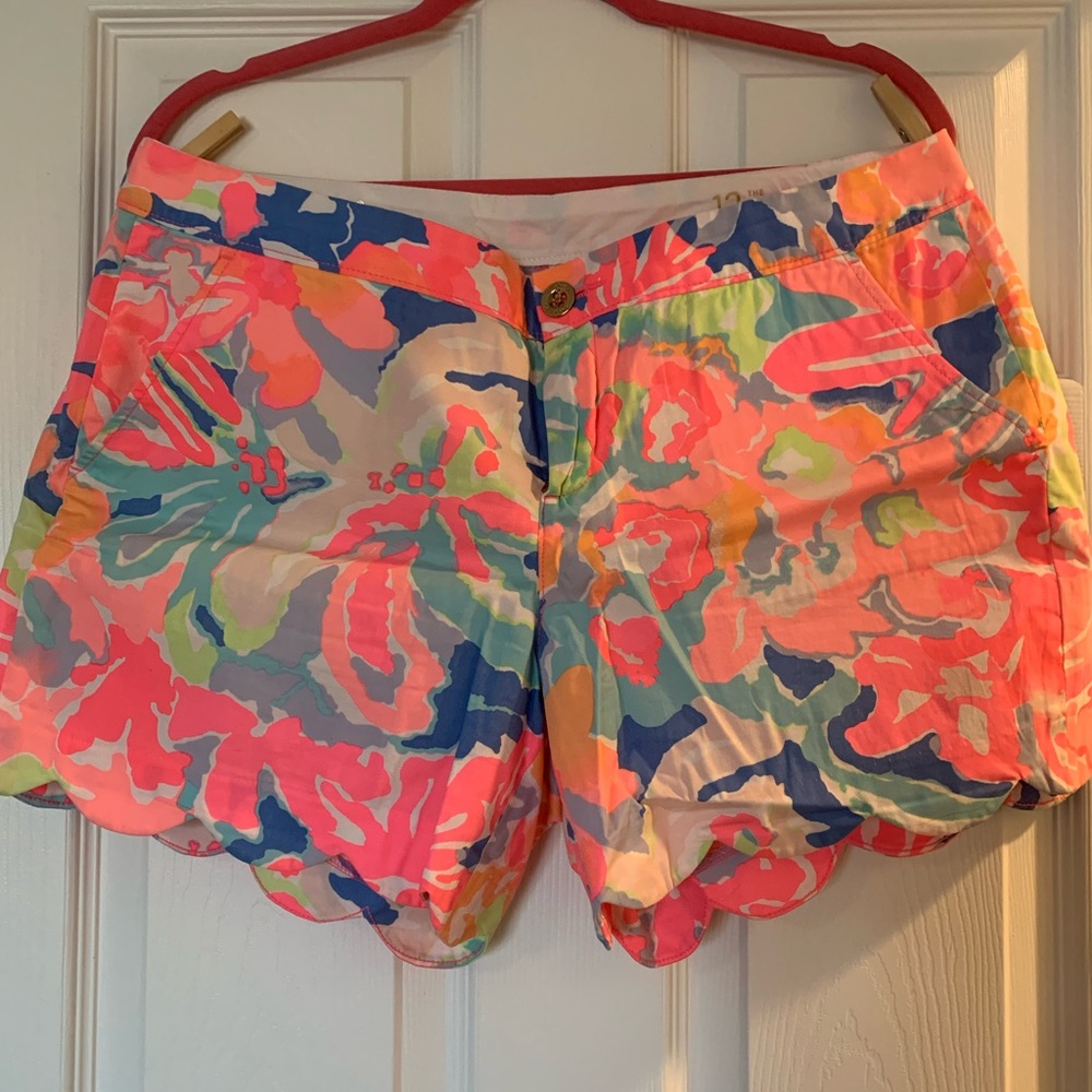 Lilly Pulitzer. Women’s size 12 “Butttercup” shorts.